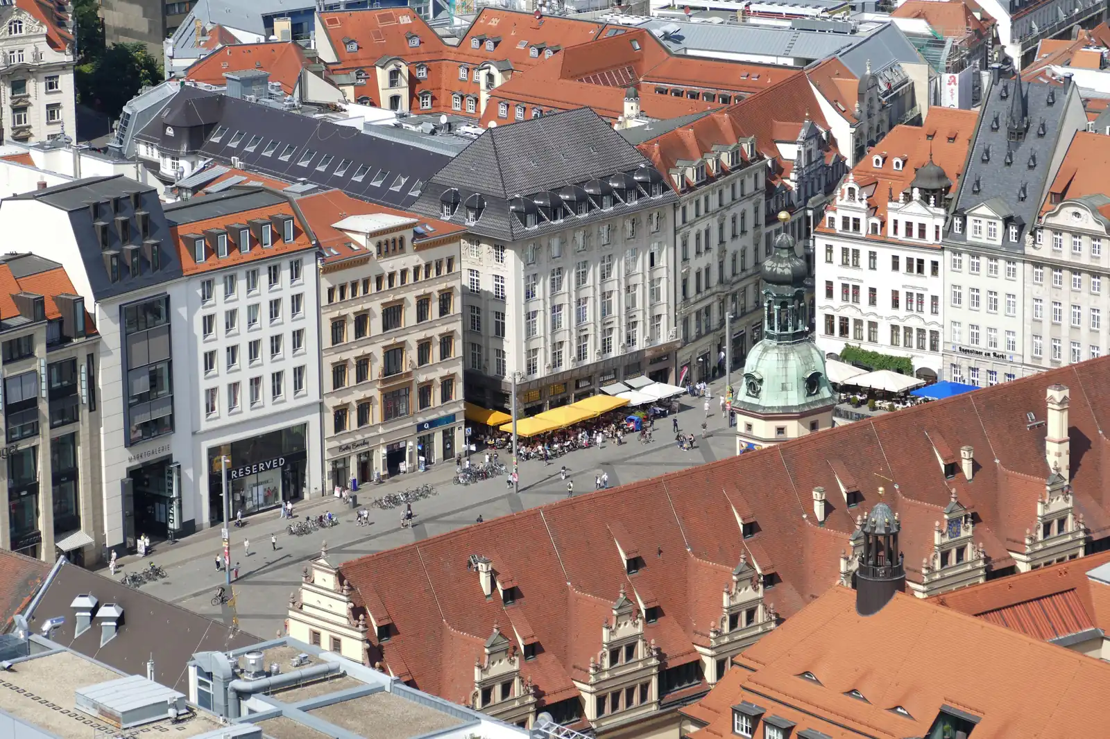 Blick über den Leipziger Markt mit dem Alten Rathaus
